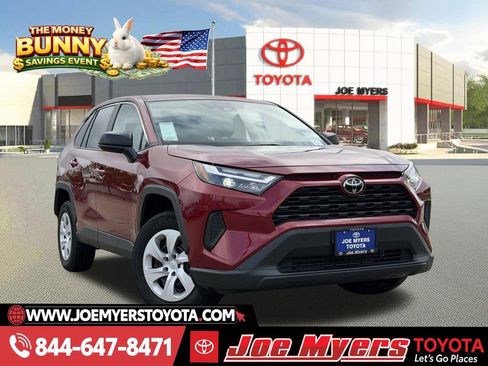 Used 2025 Toyota RAV4 LE image 1