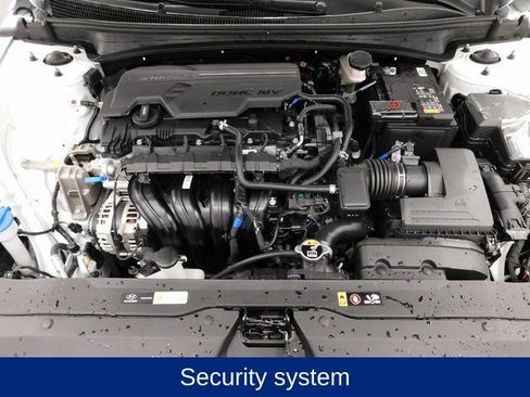 Certified 2025 Hyundai Elantra SEL image 40