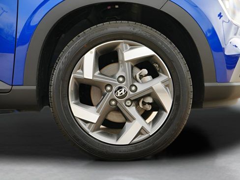 Certified 2025 Hyundai Venue SEL FWD image 10