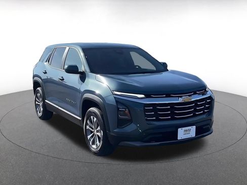 Used 2025 Chevrolet Equinox LT FWD image 3