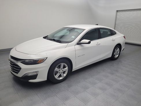 Used 2022 Chevrolet Malibu LS w/ Driver Confidence Package FWD image 2