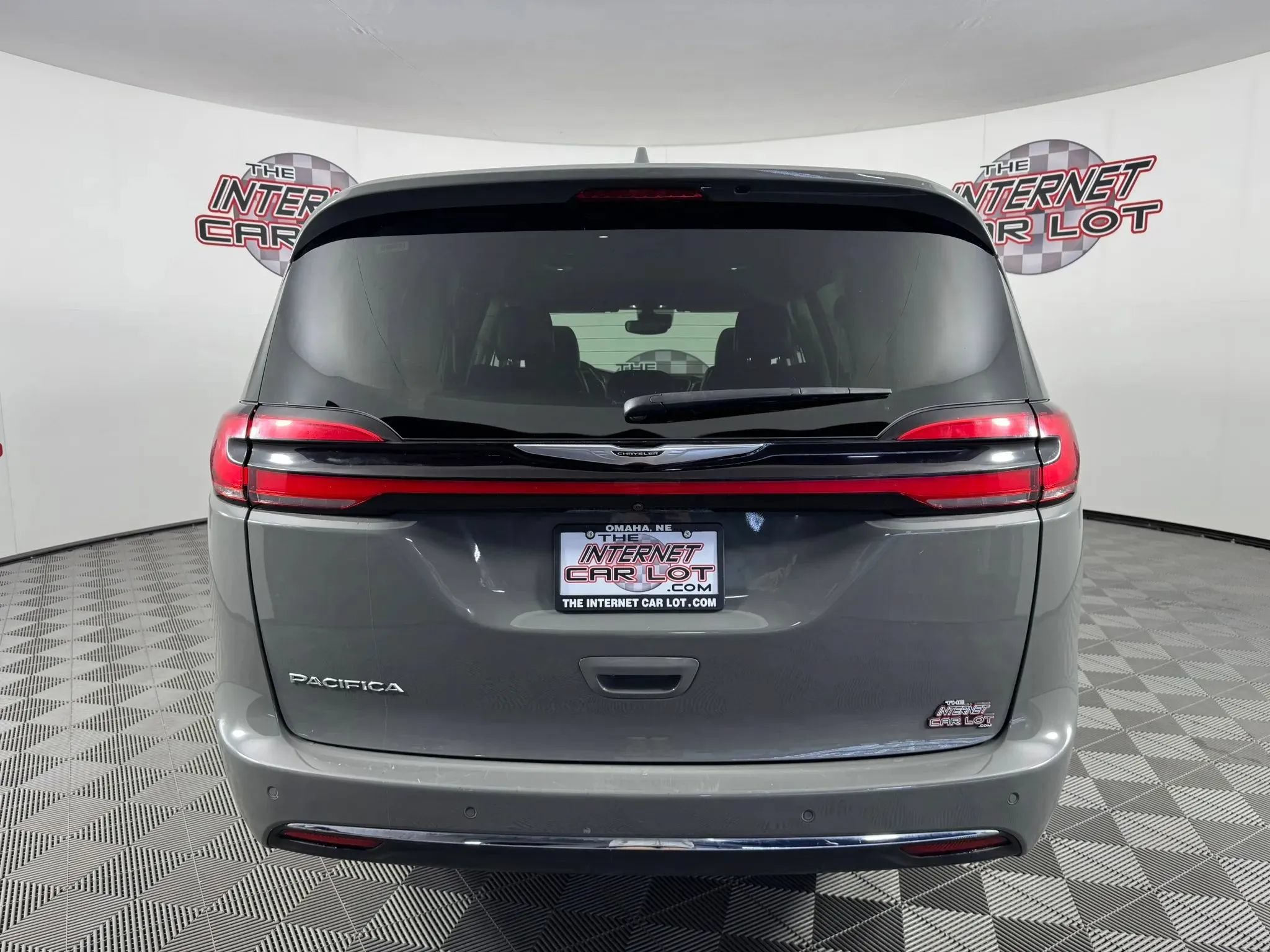 Used 2022 Chrysler Pacifica Touring-L FWD image 6