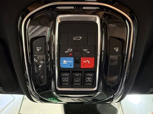 Used 2023 Jeep Grand Cherokee Summit w/ Adv Protech Group IV AWD/4WD image 26