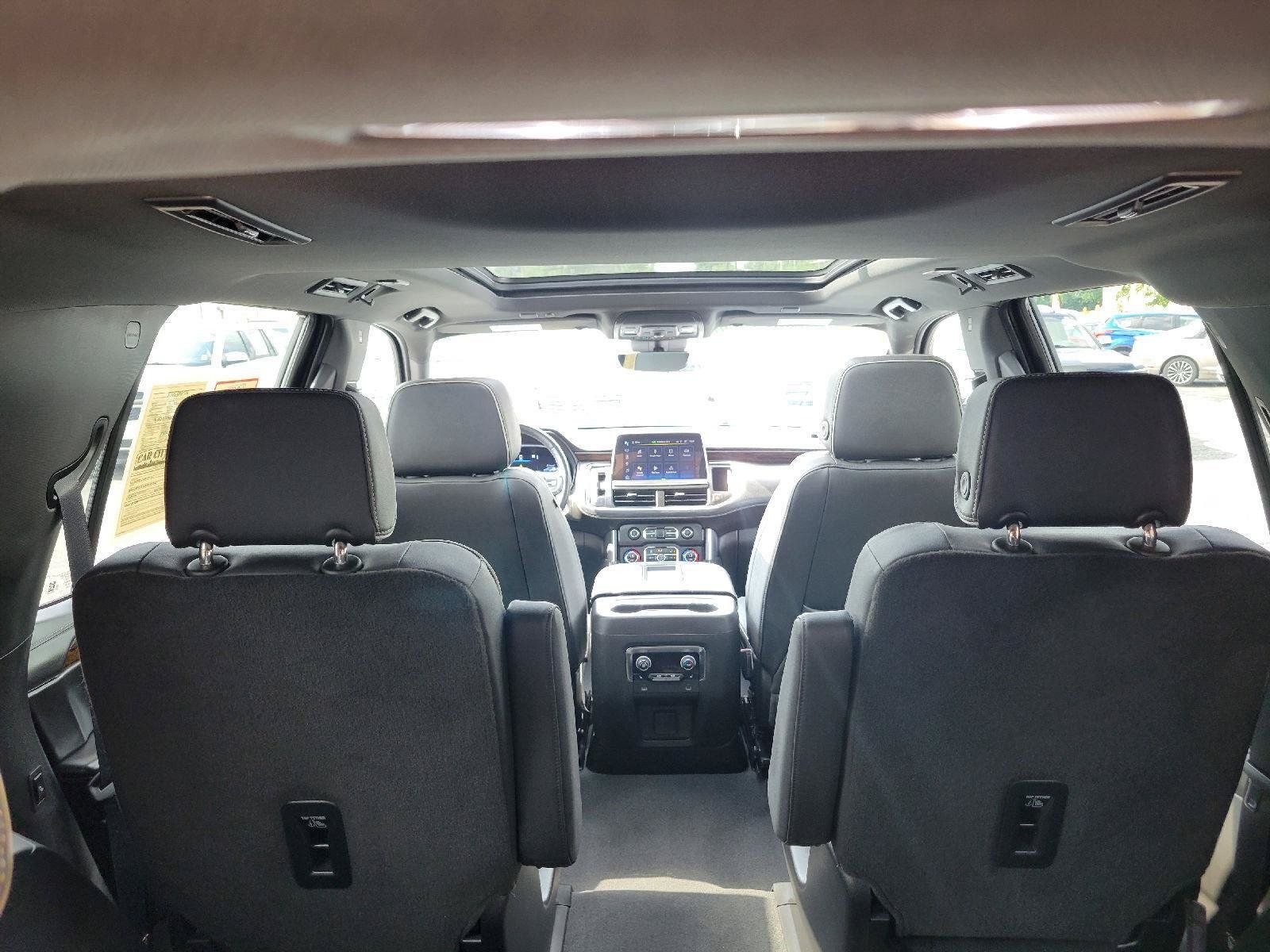 Used 2023 Chevrolet Tahoe Premier AWD/4WD image 32