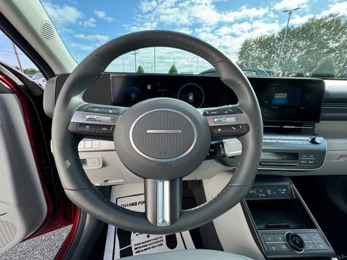 Used 2025 Hyundai Kona Limited image 7