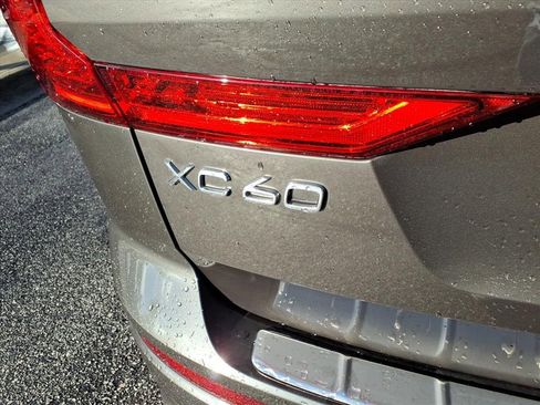Certified 2023 Volvo XC60 B5 Plus w/ Protection Package Premier image 5
