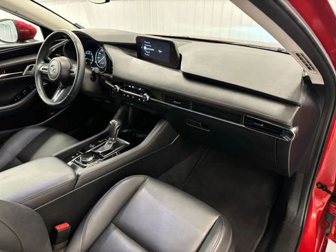 Used 2020 MAZDA MAZDA3 Sedan w/ Preferred Package image 34