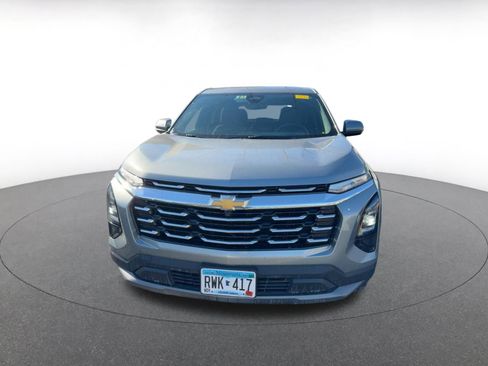 Used 2025 Chevrolet Equinox LT image 2