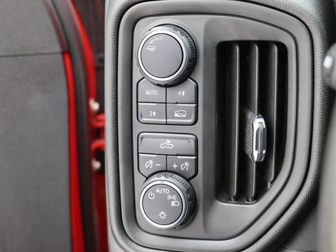 Used 2023 Chevrolet Silverado 1500 Custom image 30