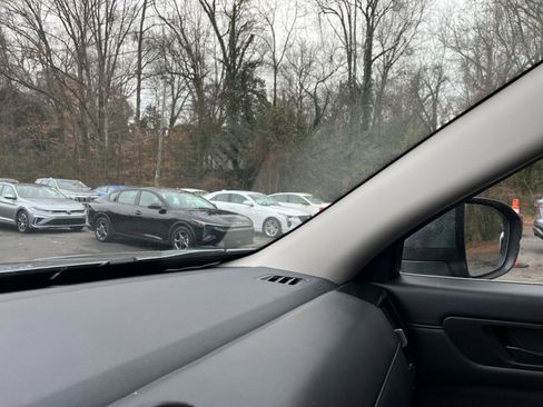 Used 2025 Nissan Pathfinder SV image 37