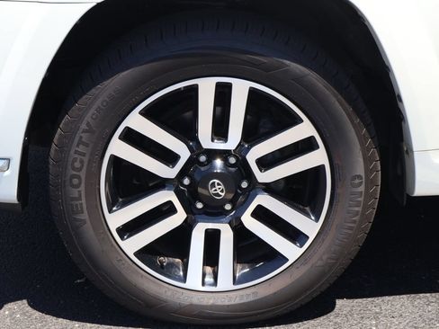 Used 2022 Toyota 4Runner Limited AWD/4WD image 12
