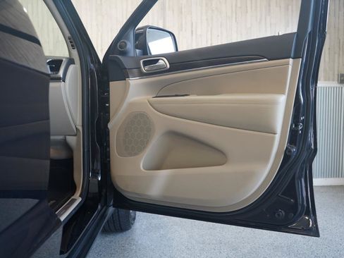 Used 2014 Jeep Grand Cherokee Limited AWD/4WD image 31