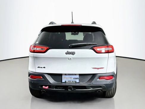 Used 2017 Jeep Cherokee Trailhawk AWD/4WD image 6