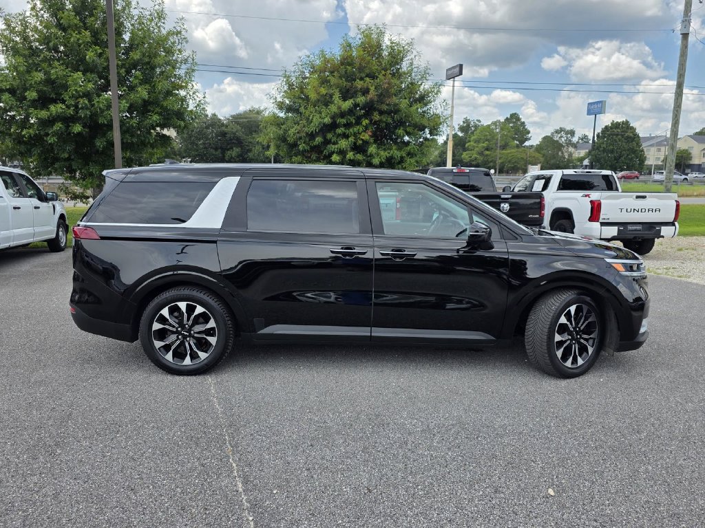 Used 2022 Kia Carnival EX FWD image 35