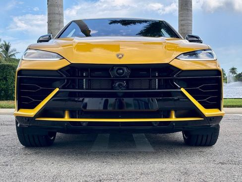 Used 2025 Lamborghini Urus SE AWD/4WD image 3