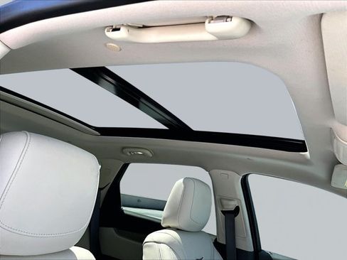 Certified 2023 Cadillac XT5 Premium Luxury FWD image 17