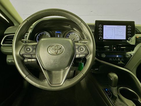Used 2024 Toyota Camry SE FWD image 10