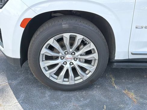 Used 2023 GMC Yukon XL Denali RWD image 3