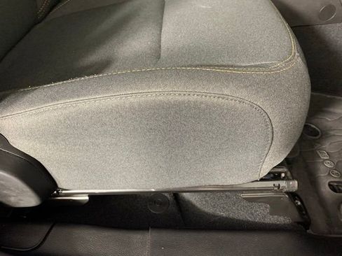 Used 2024 Jeep Gladiator Sport image 27