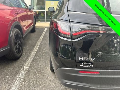 Used 2025 Honda HR-V LX image 12