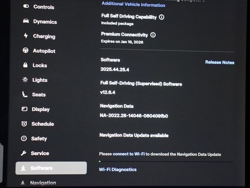 Used 2022 Tesla Model Y Long Range image 27