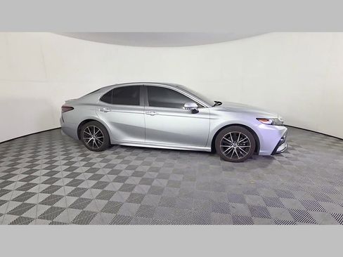 Used 2022 Toyota Camry SE FWD image 35