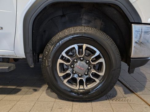 Used 2021 GMC Sierra 3500 SLE w/ SLE Value Package image 10