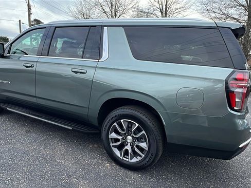 Certified 2023 Chevrolet Suburban LT w/ Luxury Package image 7