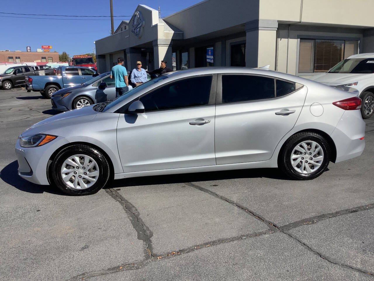 Used 2017 Hyundai Elantra SE FWD image 16