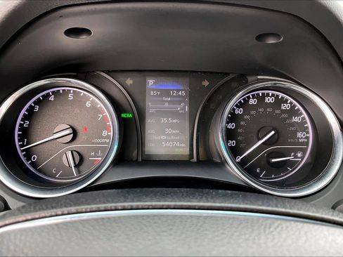 Certified 2020 Toyota Camry SE w/ Convenience Package image 26