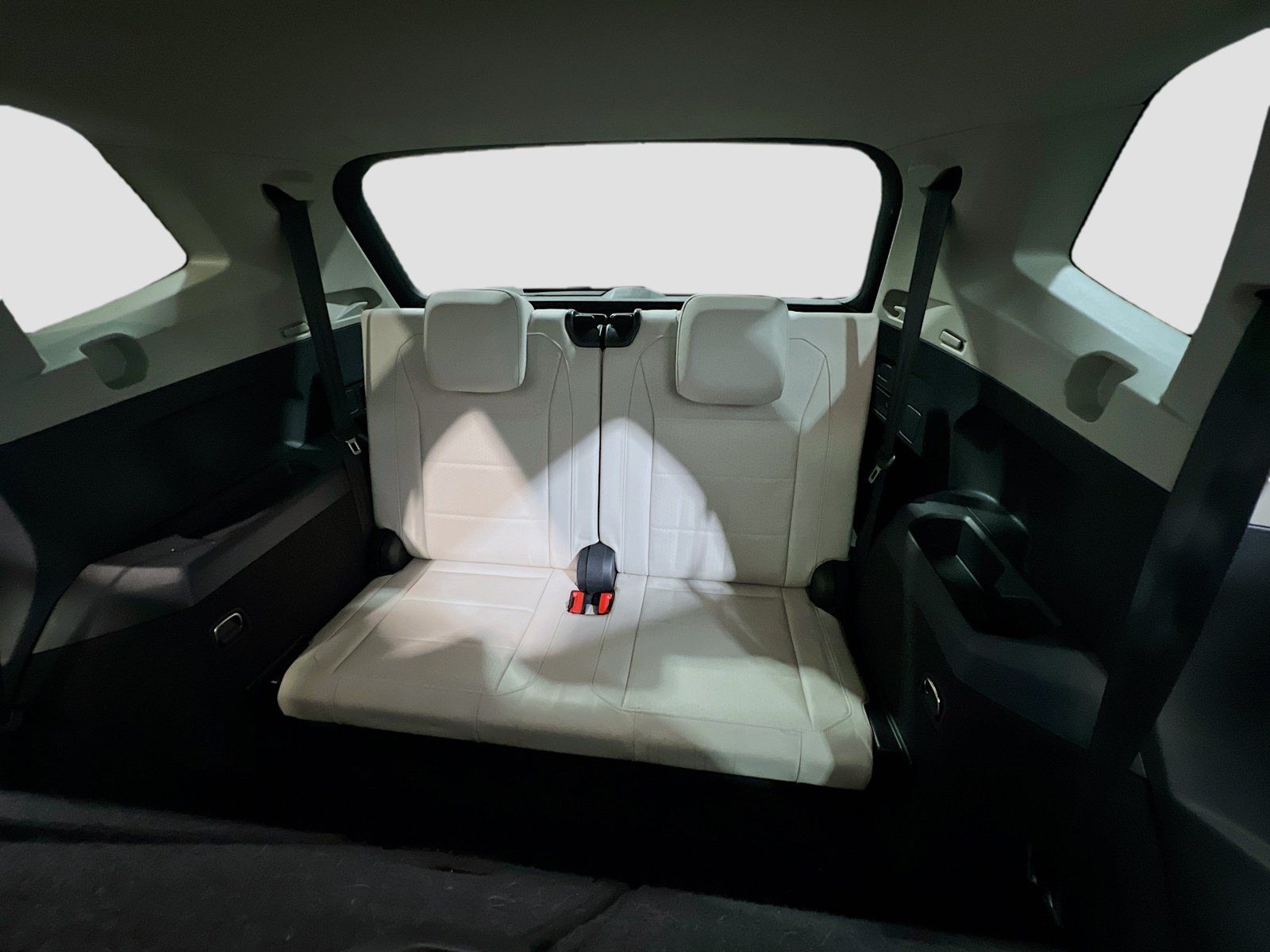 Used 2019 Volkswagen Tiguan SE FWD image 19