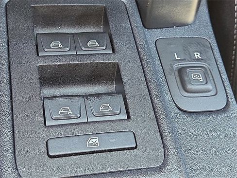 Used 2025 Ford Bronco Badlands image 15