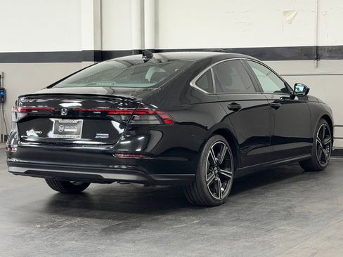 Used 2024 Honda Accord Sport image 12