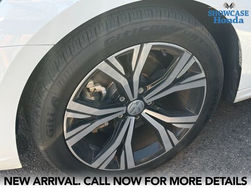 Used 2022 Volkswagen Passat 2.0T SE FWD image 9