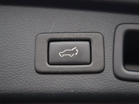 Used 2018 Subaru Forester 2.5i Limited image 16