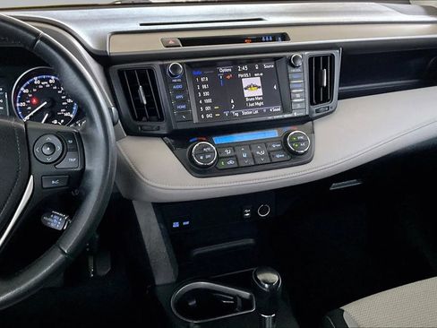 Used 2017 Toyota RAV4 XLE image 9