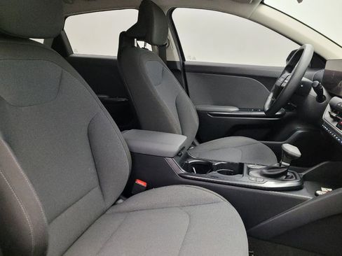 Used 2025 Kia K4 FWD image 21