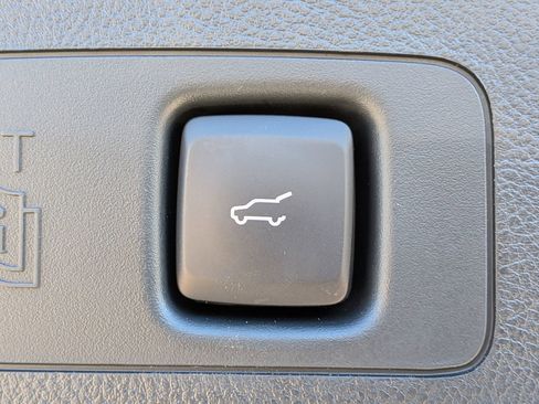 Used 2025 Lincoln Corsair FWD w/ Equipment Group 101A image 16