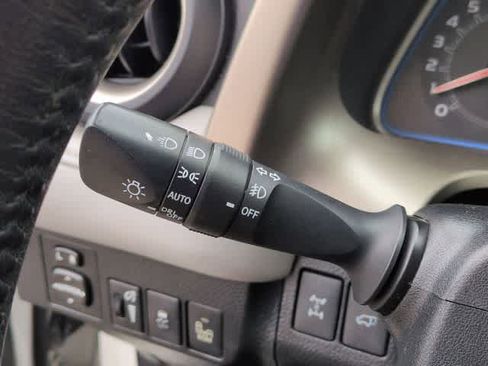 Used 2013 Toyota RAV4 Limited AWD/4WD image 27