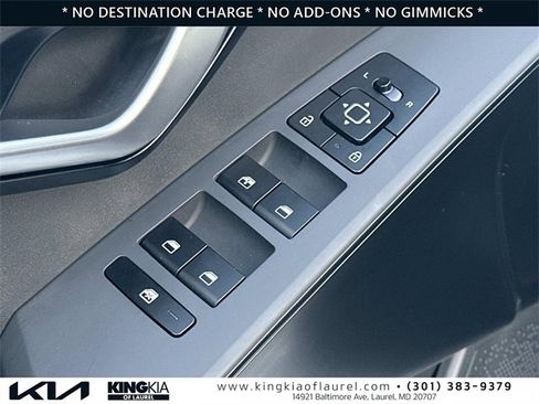 Used 2025 Kia Niro LX image 20