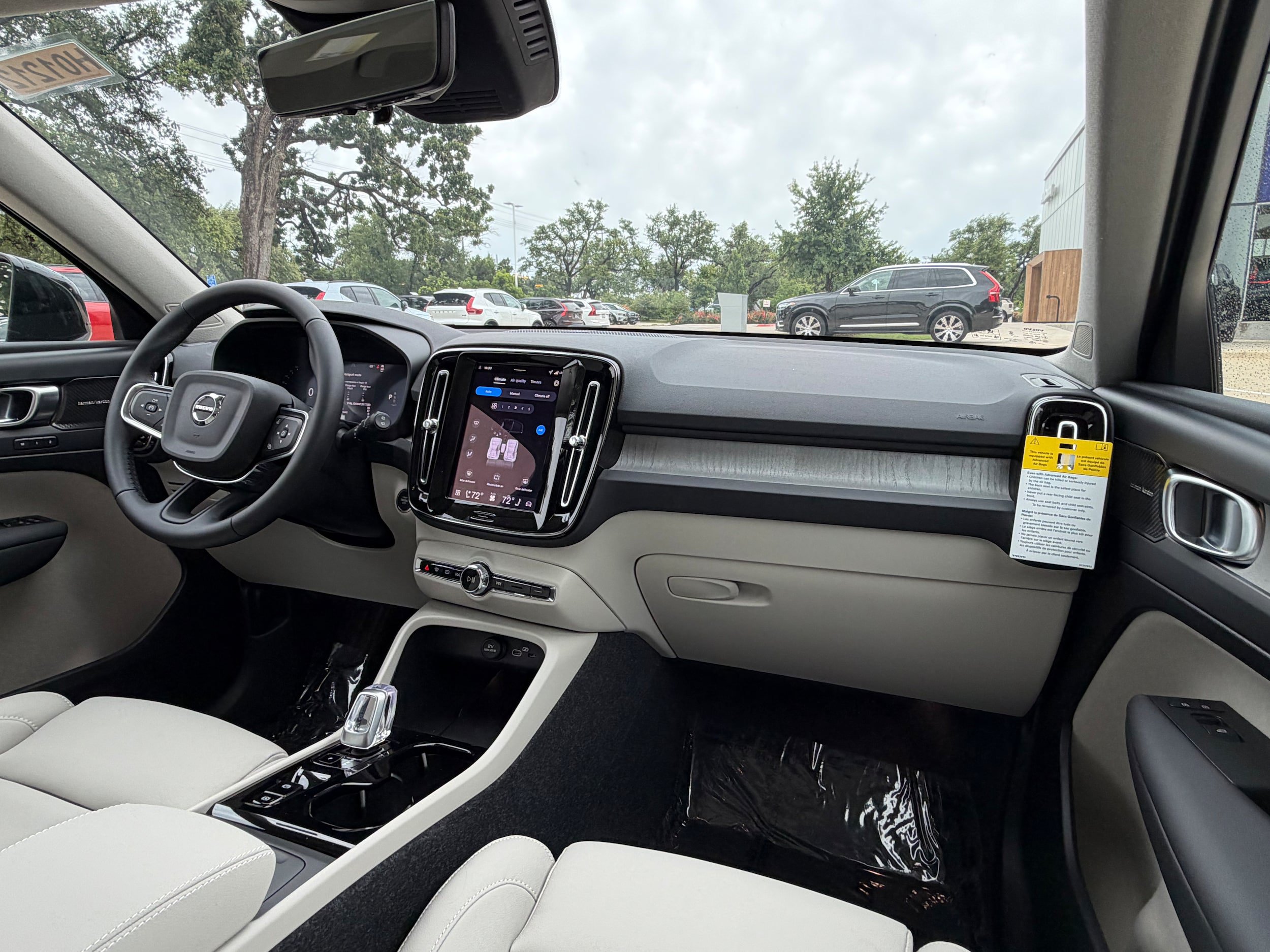 New 2026 Volvo XC40 B5 Ultra w/ Protection Package Premier AWD/4WD image 10
