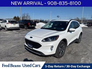 Used 2020 Ford Escape SEL video 3