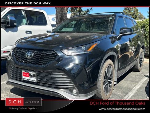 Used 2021 Toyota Highlander XSE FWD image 1