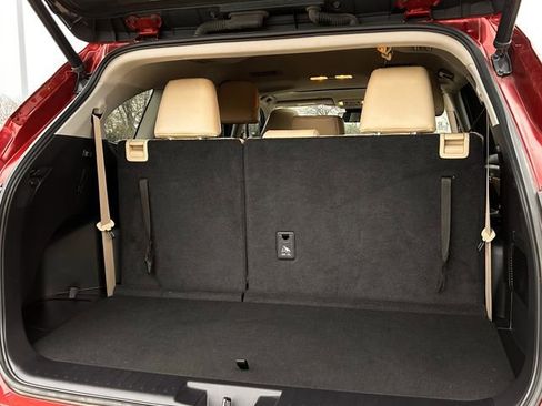 Used 2022 Toyota Highlander XLE image 35