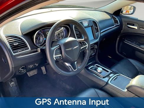 Used 2016 Chrysler 300 Limited image 21