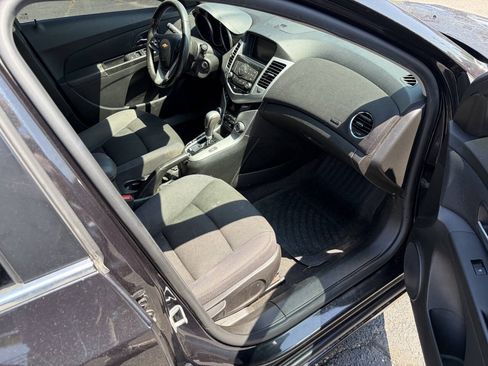 Used 2014 Chevrolet Cruze LT FWD image 13