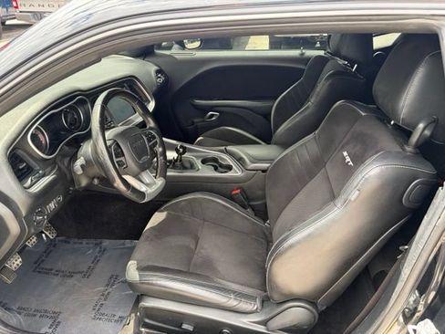 Used 2018 Dodge Challenger SRT w/ Technology Group RWD image 16
