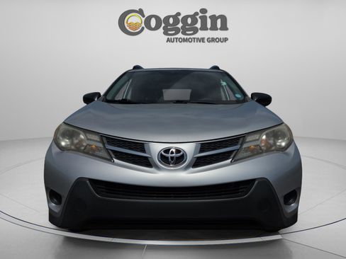 Used 2015 Toyota RAV4 LE image 8