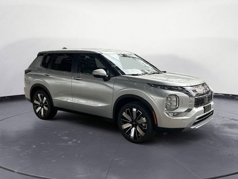 New 2026 Mitsubishi Outlander SE image 7