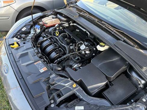 Used 2017 Ford Focus SEL FWD image 11